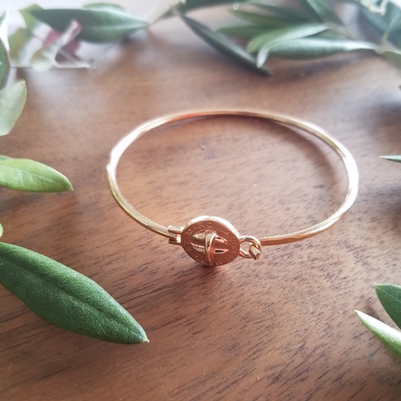 Marc Jacobs Rose Gold Turnlock Dainty Bracelet Bag